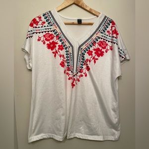 V-neck Geo & Floral Print Batwing Sleeve Tee